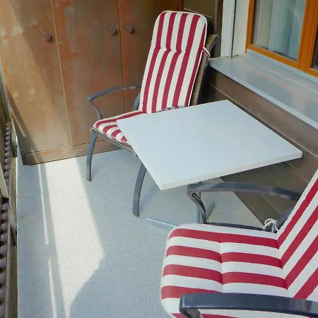 Studio Sungold-4 *